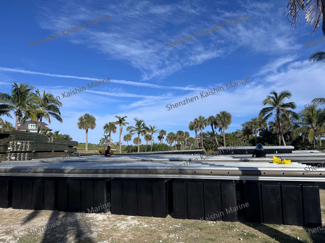 Corrosion Resistant LLDPE Floating Dock with Customizable Size and Non-slip Surface for Marine Applications